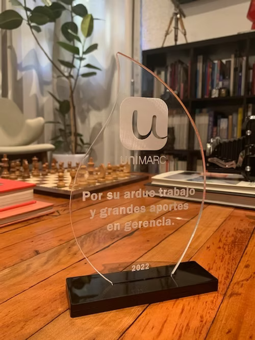 Galvanos Personalizados en Acrílico