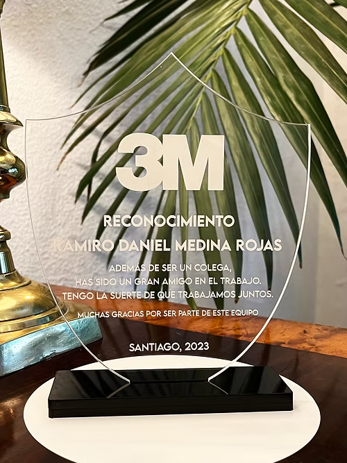 Galvanos Personalizados en Acrílico