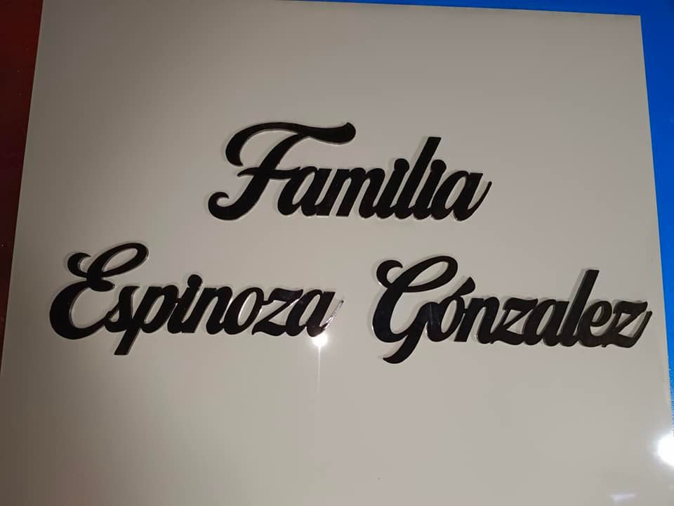 Letras de Acrílico Negro de 5 mm para Lápidas – $2.000 por letra